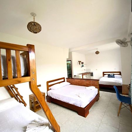 Whale House Hotel Puerto López Habitación foto
